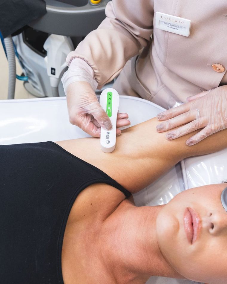 Sessão de depilação a laser na unidade Suzano